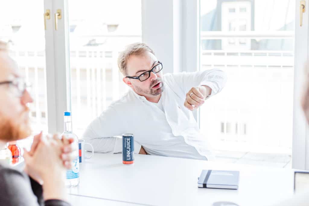 Agora monon backlinks